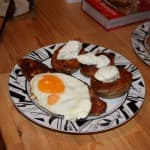 Schnitzel nach Holsteiner-Art mit Ofenkartoffeln